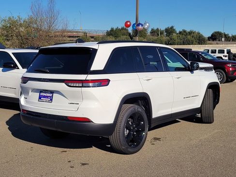 New 2025 Jeep Grand Cherokee Limited w/ Black Appearance Package AWD/4WD image 3