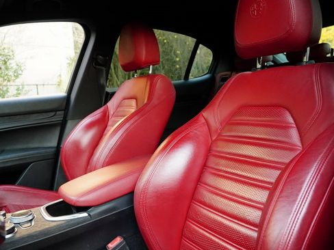 Used 2022 Alfa Romeo Stelvio Sprint image 14