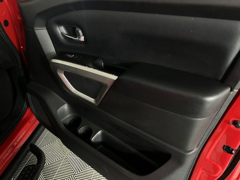 Used 2024 Nissan Titan SV w/ SV Convenience Package image 33