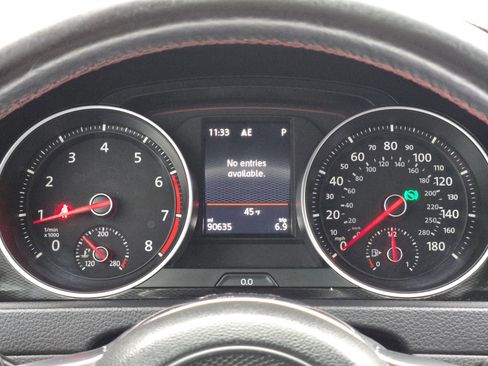 Used 2017 Volkswagen GTI SE image 23