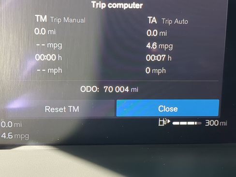 Used 2023 Volvo XC40 B5 Plus image 63