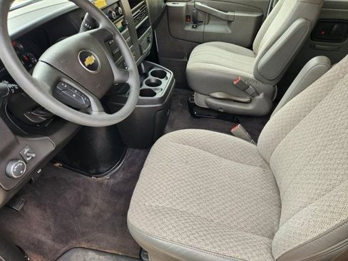 Used 2025 Chevrolet Express 3500 LS image 4