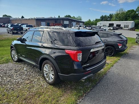 Used 2024 Ford Explorer Limited w/ Limited Technology Package RWD image 8