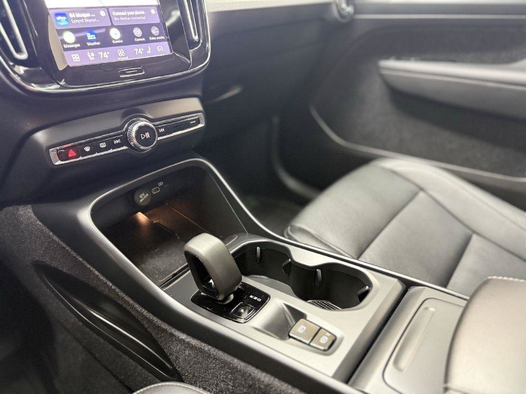 Used 2024 Volvo XC40 B5 Core w/ Climate Package AWD/4WD image 20