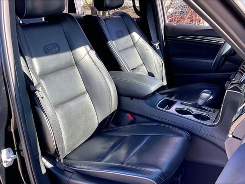 Used 2019 Jeep Grand Cherokee Overland image 8