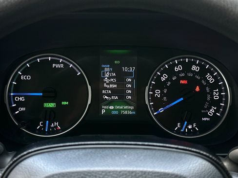 Used 2021 Toyota RAV4 XLE AWD/4WD image 22