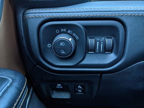 Used 2019 RAM 1500 Limited image 57