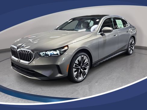 New 2027 BMW 530i xDrive AWD/4WD image 1