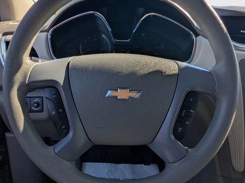 Used 2017 Chevrolet Traverse LS image 9