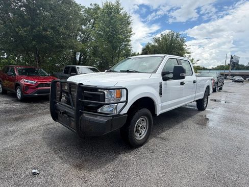 Used 2022 Ford F250 XL w/ Power Equipment Group AWD/4WD image 2