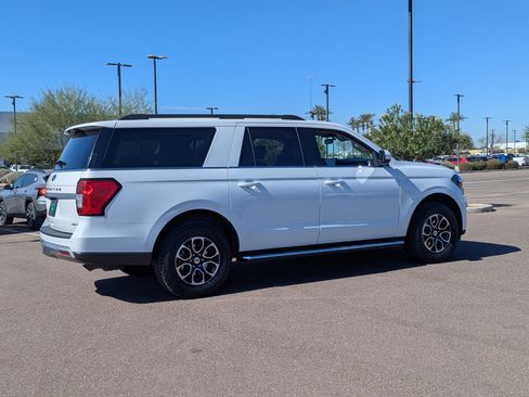 Used 2023 Ford Expedition Max XLT image 5