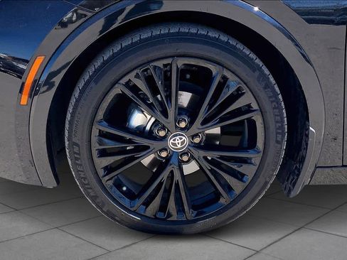 Used 2025 Toyota Prius image 10