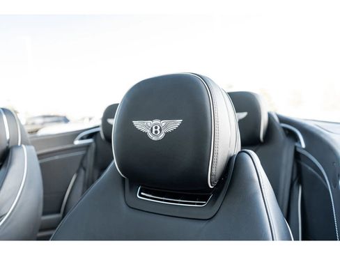 Used 2022 Bentley Continental GT V8 image 27