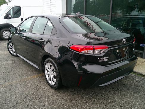 Used 2020 Toyota Corolla LE FWD image 7