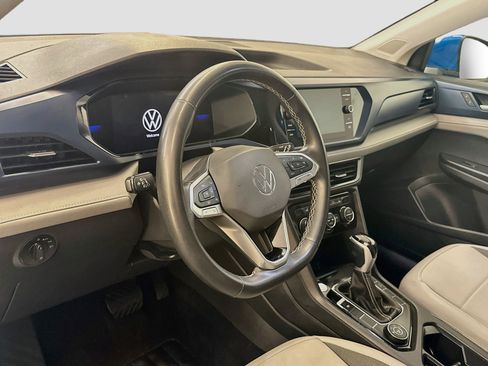Used 2024 Volkswagen Taos SE AWD/4WD image 18