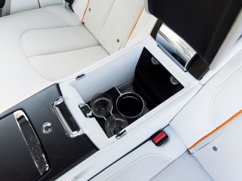 Used 2023 Rolls-Royce Cullinan w/ Cullinan Package image 43