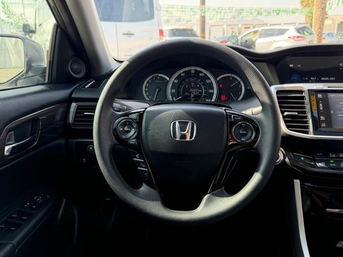 Used 2017 Honda Accord EX image 27