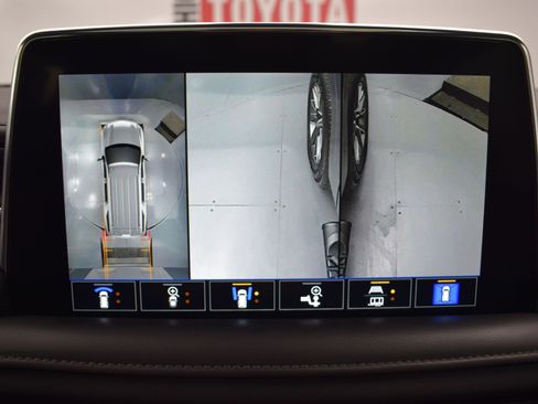 Used 2021 Chevrolet Tahoe Z71 w/ Z71 Signature Package image 27