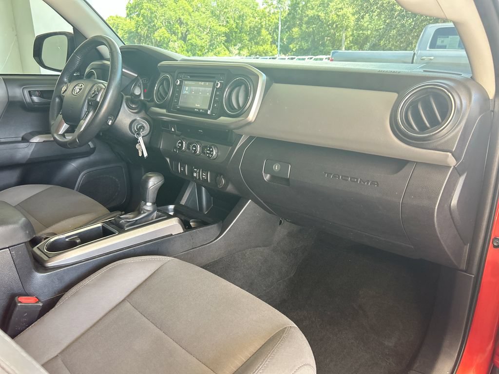 Used 2018 Toyota Tacoma SR5 RWD image 25