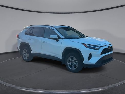 Used 2024 Toyota RAV4 XLE FWD image 2