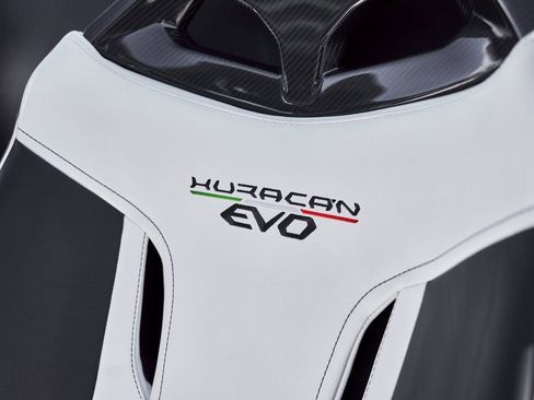 Used 2024 Lamborghini Huracan EVO AWD/4WD image 48
