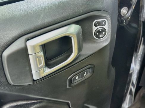 Used 2019 Jeep Wrangler Unlimited Sport S AWD/4WD image 15