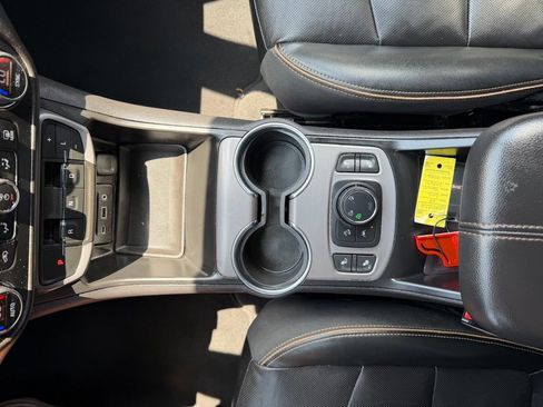 Used 2023 GMC Terrain AT4 AWD/4WD image 22