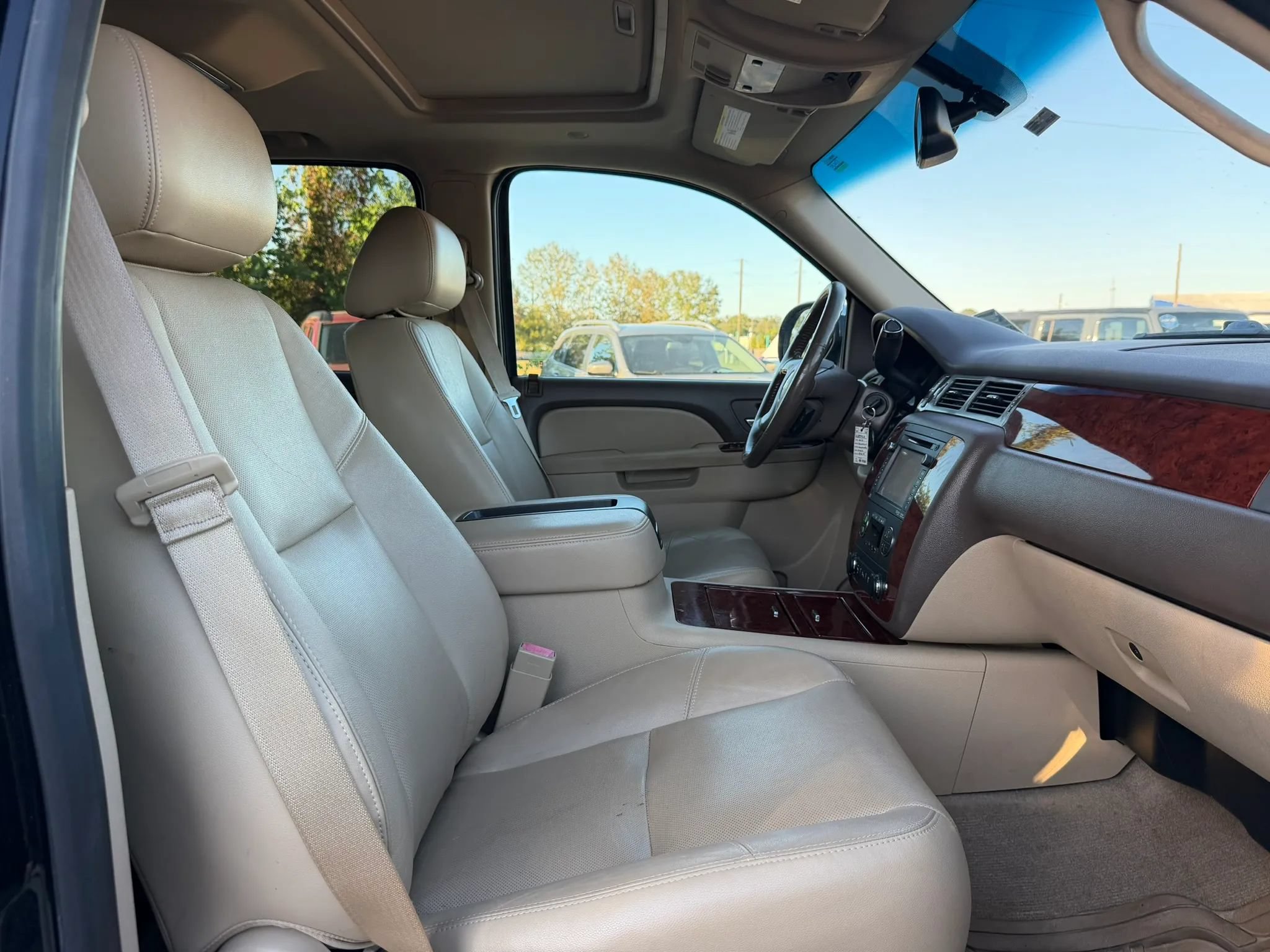 Used 2013 Chevrolet Avalanche LTZ RWD image 22