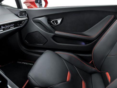 Used 2021 Lamborghini Huracan EVO RWD image 43