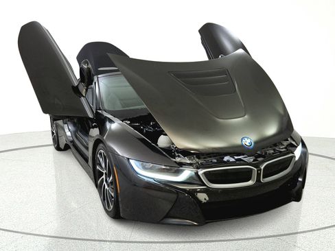 Used 2019 BMW i8 Roadster AWD/4WD image 9
