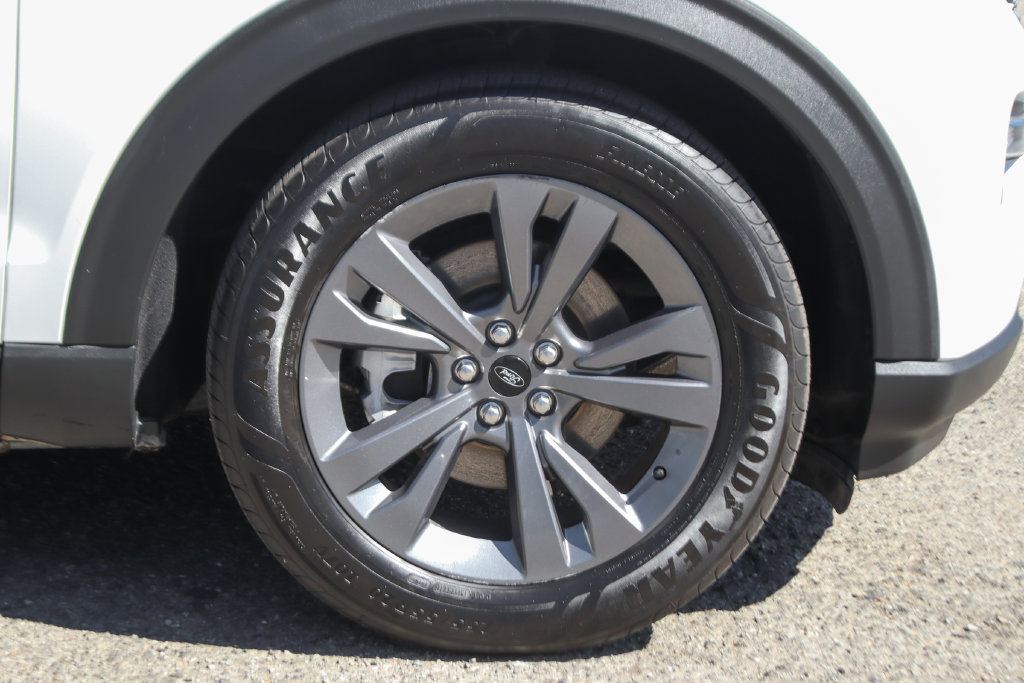 Used 2023 Ford Explorer XLT w/ Equipment Group 202A RWD image 42