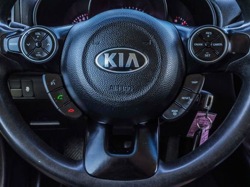 Used 2014 Kia Soul + FWD image 8