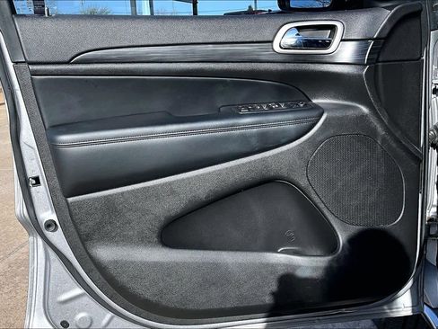 Used 2021 Jeep Grand Cherokee Laredo X image 18