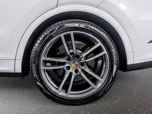 Used 2023 Porsche Cayenne Turbo w/ Premium Package Plus (PI3) AWD/4WD image 18