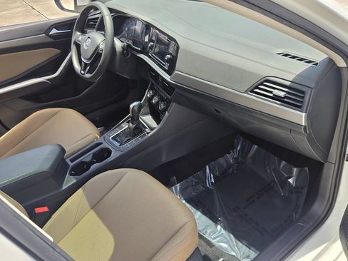 Used 2020 Volkswagen Jetta SE w/ SE Cold Weather Package FWD image 15