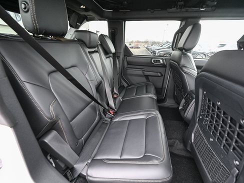 New 2025 Ford Bronco Badlands image 24