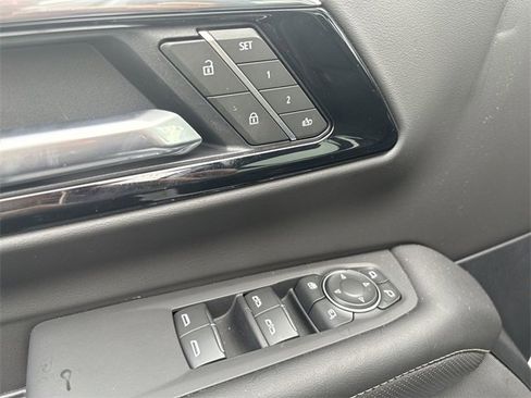 New 2025 Chevrolet Suburban Premier image 24