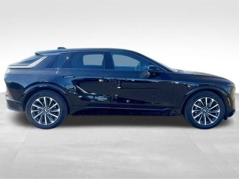 Used 2024 Cadillac Lyriq Sport AWD/4WD image 9