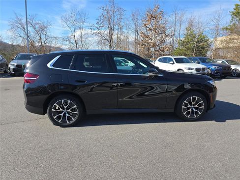 Used 2025 BMW X3 xDrive30i w/ Convenience Package image 2