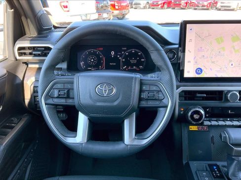Used 2025 Toyota Tacoma Limited image 5