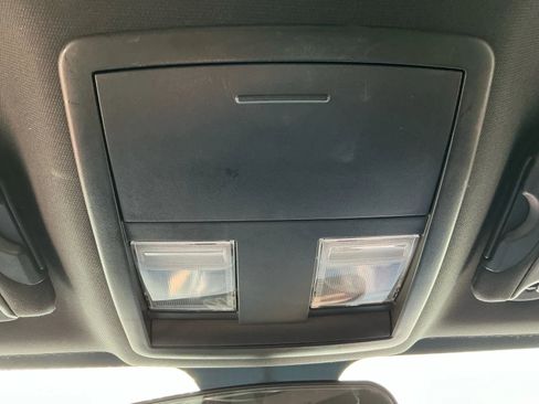 Used 2014 Dodge Challenger SXT image 30