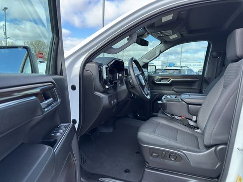 Used 2023 Chevrolet Silverado 1500 LT AWD/4WD image 13