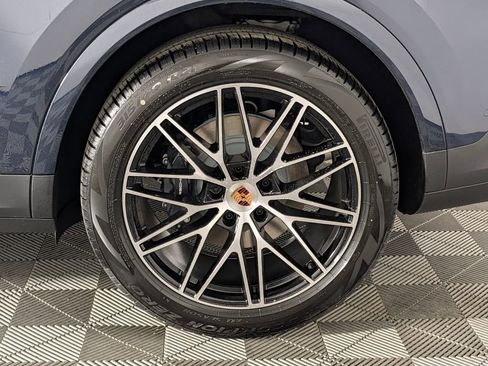 New 2026 Porsche Cayenne AWD/4WD image 12