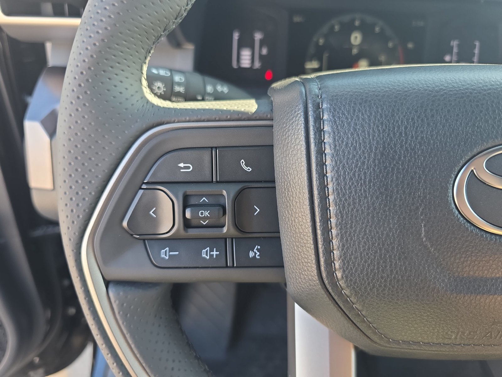 New 2026 Toyota 4Runner SR5 AWD/4WD image 13