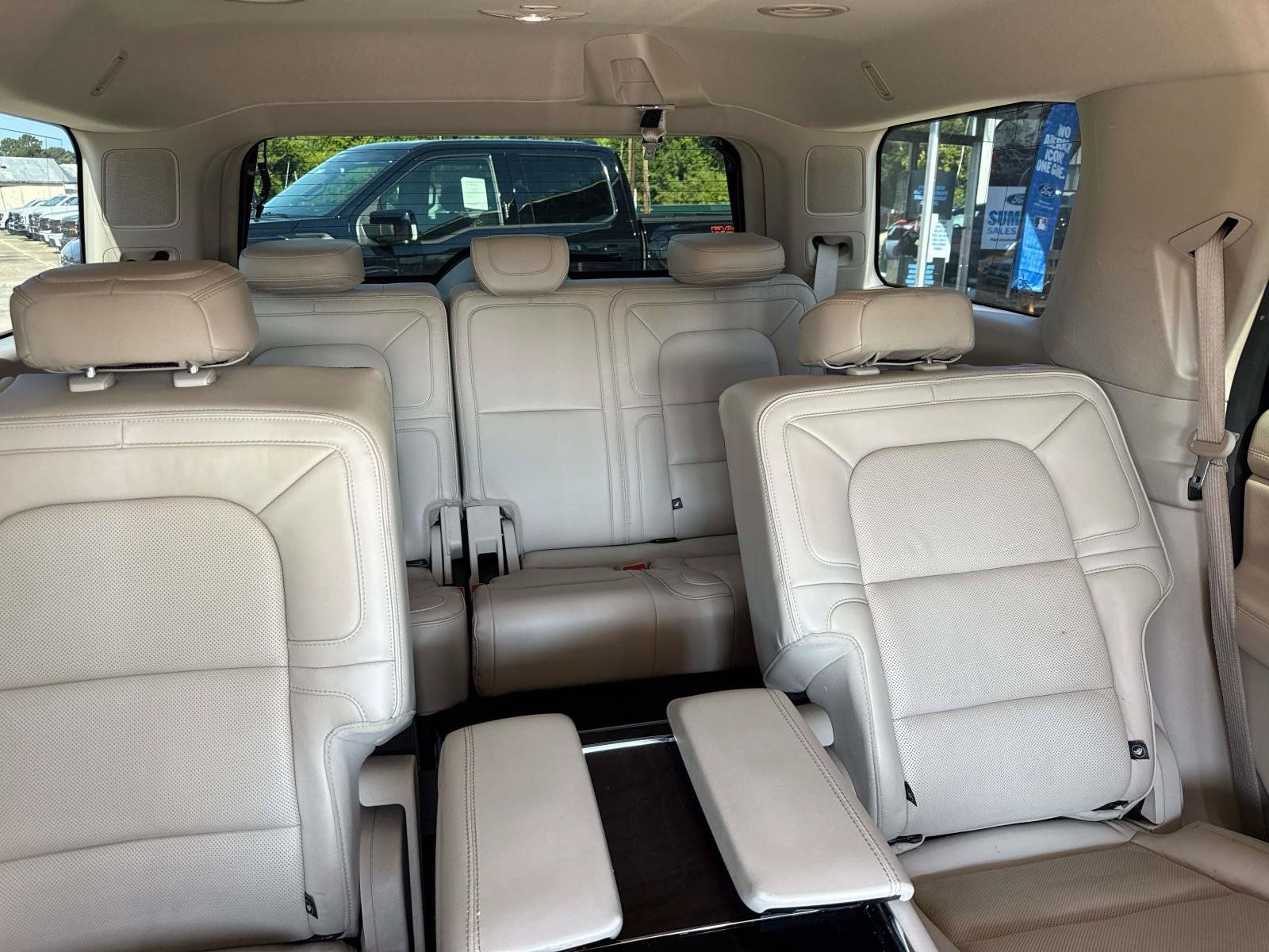 Used 2019 Lincoln Navigator Reserve AWD/4WD image 9