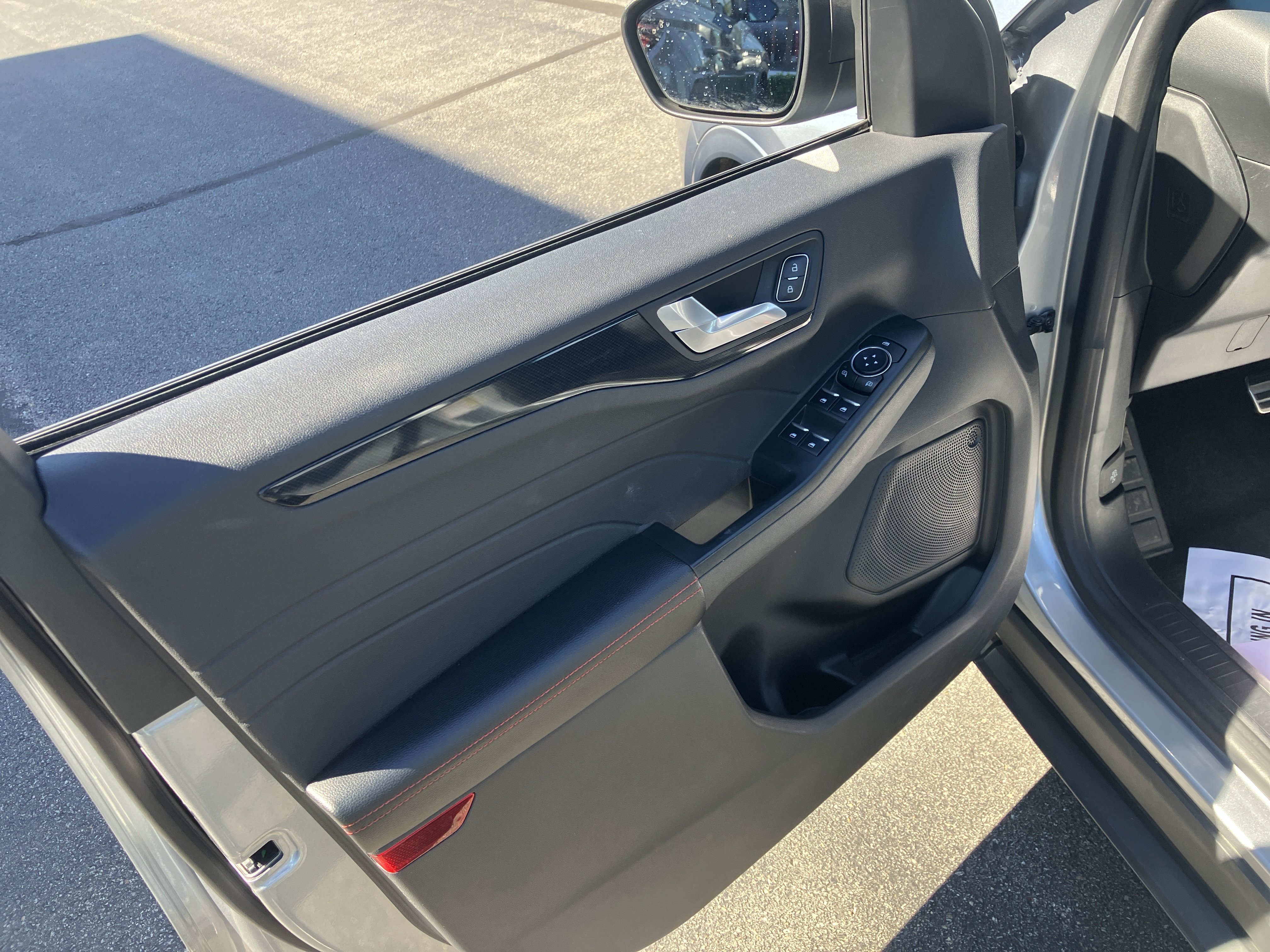 Used 2023 Ford Escape ST-Line AWD/4WD image 17