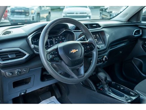 Used 2023 Chevrolet TrailBlazer LT FWD image 11