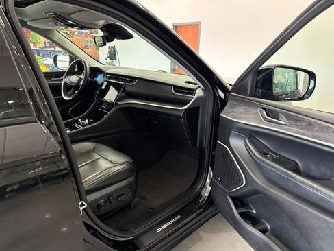 Used 2022 Jeep Grand Cherokee Limited AWD/4WD image 57