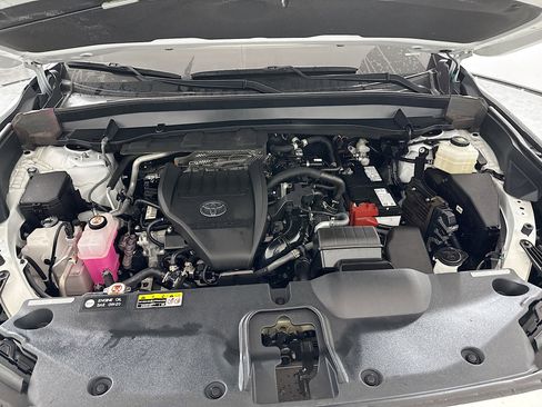 Used 2024 Toyota Grand Highlander Limited image 29
