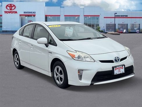 Used 2014 Toyota Prius Four image 2